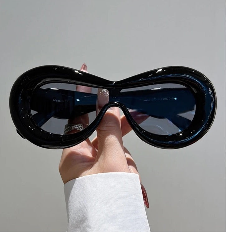 'That Girl' Oval Sunglasses